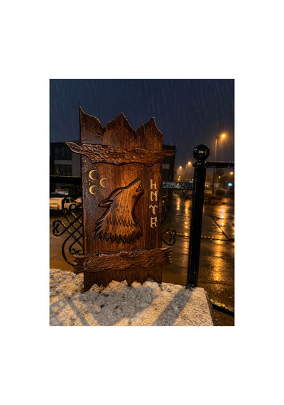 El Oyması Kurt Figürlü Ahşap Duvar Panosu Rustik Viking Dekor Altın - 875149699