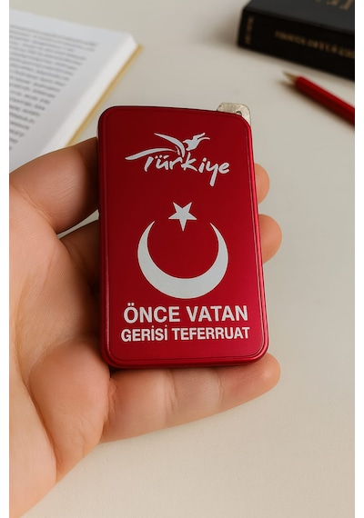 Hediye Çakmak Kişiye Özel İsim Yazılı Ve Mdf Tasarım Kutulu No:1003 Kırmızı