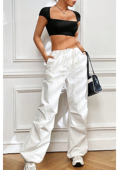 Angbutik Kadın Siyah Sırt Dekolteli Ve Boyundan Bağlamalı Yarım Kol Crop Top Bluz Angbutik Kadın Siyah Sırt Dekolteli Ve Boyundan Bağlamalı Yarım Kol Crop Top Bluz
