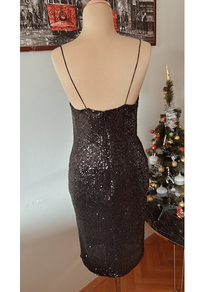 Chica Rosa Fashion Siyah Pullu Askılı Midi Elbise