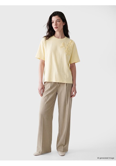 Lcw Comfort Sarı Soft Touch Çiçek Aplikeli Bluz