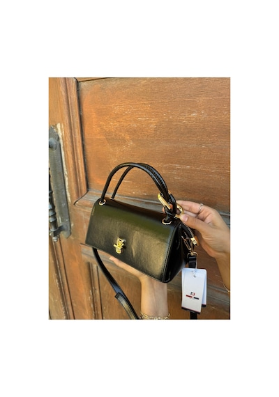 Just Polo Kadın Yeni Sezon Aksesuar Detaylı Çapraz Ayarlanabilir Askılı Şık El & Omuz Çantası Ebat 22 X 11 Cm Siyah