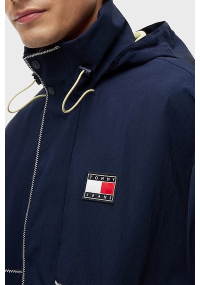 Tommy Jeans Logolu Oversize Su İtici Saklanabilir Kapüşonlu Mont Erkek Mont Dm0dm23225 C1g Lacivert Tommy Jeans Logolu Oversize Su İtici Saklanabilir Kapüşonlu Mont Erkek Mont Dm0dm23225 C1g Lacivert