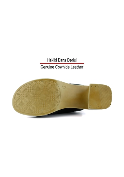 Erkan Saçmacı Saules Plus Siyah Hakiki Dana Derisi Kesik Detaylı Lastik Bantlı Kalın Topuklu Sandalet Erkan Saçmacı Saules Plus Siyah Hakiki Dana Derisi Kesik Detaylı Lastik Bantlı Kalın Topuklu Sandalet