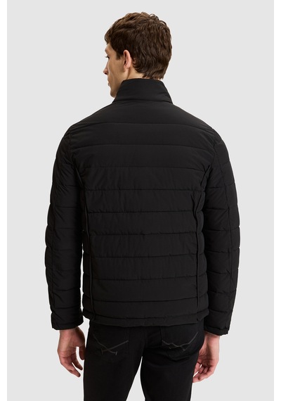 U.S. Polo Assn. Erkek Siyah Dik Yaka Fermuarlı Cepli Kapitone Desenli Mont 50326263-vr046