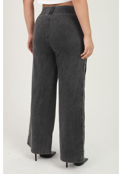 Zanessi Fashıon Büyük Beden Beli Lastikli Bağcıklı Yüksek Bel Taş Şerit Detaylı Bol Paça Denim Kadın Pantolon Siyah Zanessi Fashıon Büyük Beden Beli Lastikli Bağcıklı Yüksek Bel Taş Şerit Detaylı Bol Paça Denim Kadın Pantolon Siyah