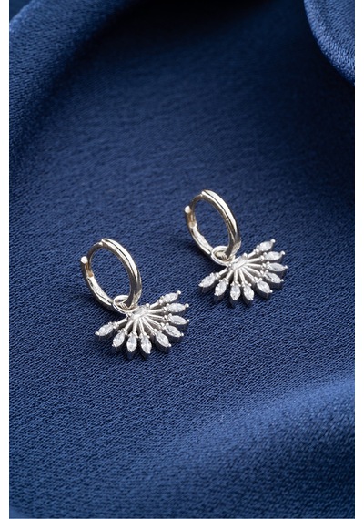 Çekirdekjewelry Kadın 925 Ayar Gümüş Işıltılı Küpe Modern Ve Şık Model Çok Renkli