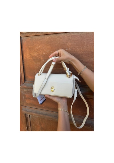 Just Polo Kadın Yeni Sezon Aksesuar Detaylı Çapraz Ayarlanabilir Askılı Şık El & Omuz Çantası Ebat 22 X 11 Cm Krem