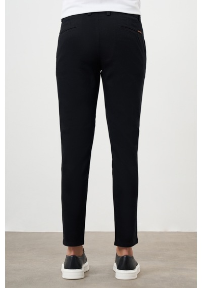 Morven Erkek Siyah Yazlık Pileli Slim Fit Chino Pantolon Siyah