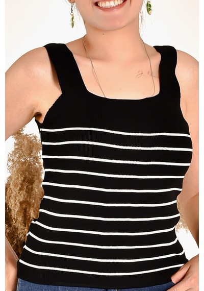 Kadın Siyah Çizgili Halter Yaka Sıfır Kol Triko Yazlık T-shirt St Siyah