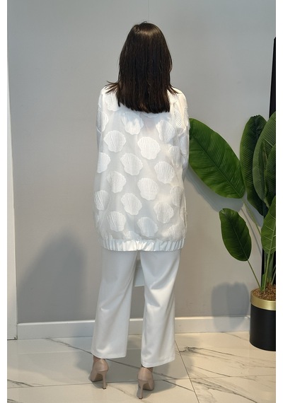 Lale Butik Organze Kumaş Üst Ceketi Taşlı Düğmeli Desenli Ceket Pantolonlu Takım 14396 Ekru Lale Butik Organze Kumaş Üst Ceketi Taşlı Düğmeli Desenli Ceket Pantolonlu Takım 14396 Ekru