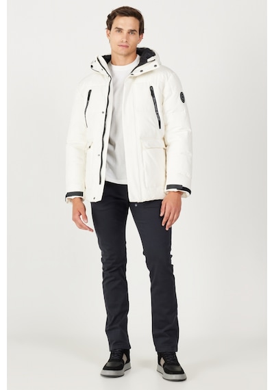 Wrangler All Terrain Gear Regular Fit Normal Kesim Kapüşonlu Beyaz Şişme Mont W232217001 Siyah