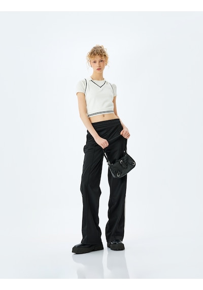 Koton Slim Fit Kolsuz Polo Yaka Biyeli Crop Tişört Ekru 5sal30041ık Ekru