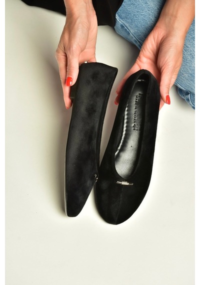 Fox Shoes Z820704102 Siyah Süet Toka Detaylı V Kesim Babet