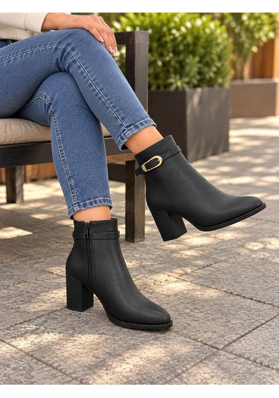 Asmi Shoes Kadın Silva Siyah Deri Yandan Fermuarlı Toka Detaylı 7 Cm Kalın Topuklu Sivri Burunlu Yeni Sezon Günlük Bot