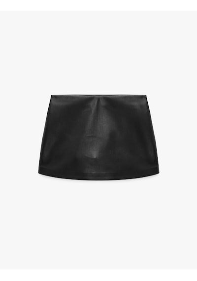 Koton Slim Fit Pileli Suni Deri Görünümlü Şort Etek Siyah 7wak70071pw