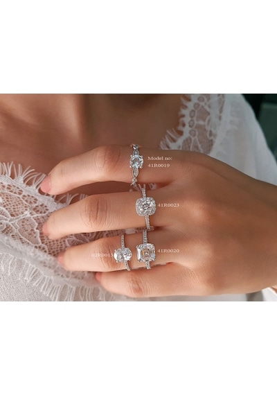 Sirius Pırlanta Ve Oval Beyaz Topaz Taşlı Yüzük 0802R0013