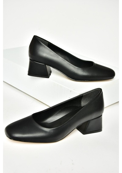 Fox Shoes T752827009 Siyah Alçak Topuklu Kadın Ayakkabı Siyah