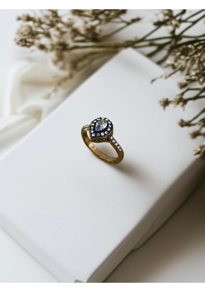 Swarovski Taşlı Su Damlası Yüzük Beyaz