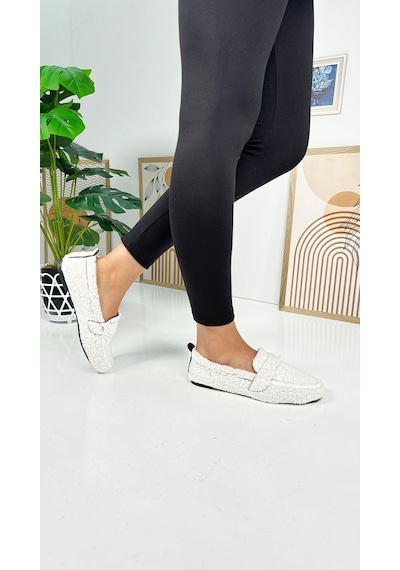 Günlük Kadın Loafer Peluş Astarlı Oval Burunlu Alçak Desenli Tabanlı Ayakkabı 375 Beyaz