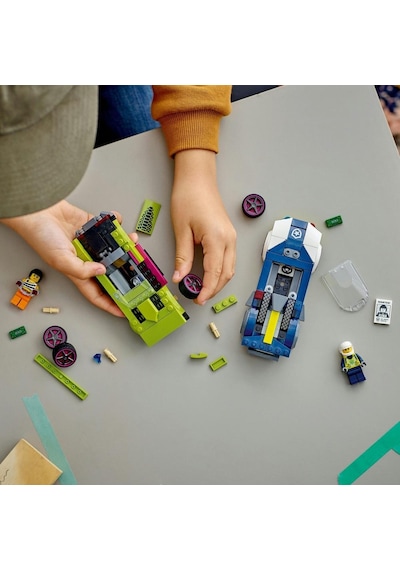 LEGO® City Polis Arabası ve Spor Araba Takibi 60415 6+ Yaratıcı Oyuncak Yapım Seti - 213 Parça