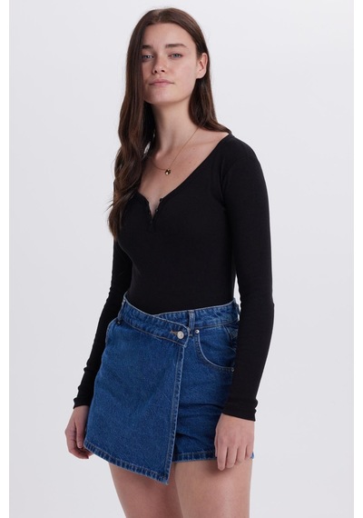 Tudors Kadın Slim Fit Dar Kesim Pamuklu V Yaka Siyah Bluz-38830 Siyah