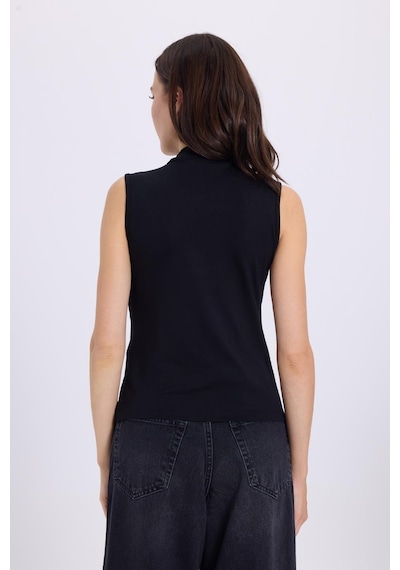 Tudors Kadın Standart Fit Normal Kesim Sıfır Kol Yarım Balıkçı Yaka Siyah Bluz-35335 Siyah