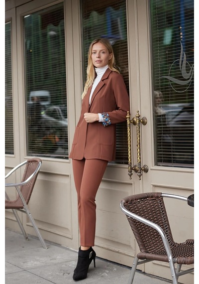 Yakalı Cepli Uzun Kol Kolu İsterse Katlanabilen Kumaş Blazer Ofis Ceket-koyu Taba K.taba Yakalı Cepli Uzun Kol Kolu İsterse Katlanabilen Kumaş Blazer Ofis Ceket-koyu Taba K.taba