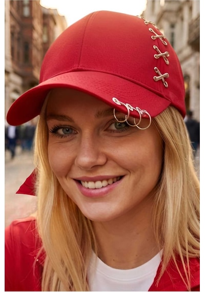 Tezzgelsin Kadın Piercing Halkalı Çapraz Metal Detaylı Özel Tasarım Baseball Cap Streetwear Şapka Kırmızı
