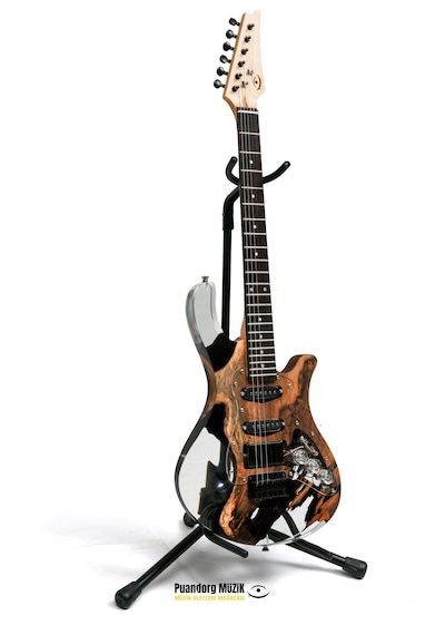 Elektro Gitar Model: Gece Custom Epoksi & Yıllanmış Ağaç Kişiye Özel Yıllanmış Ceviz + Şeffaf
