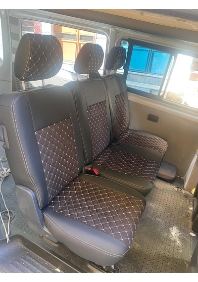 Volkswogen Transporter 4+1 2015 2022 Arası Uyumlu Siyah Zemin Beyaz Nakışlı Siyah Deri