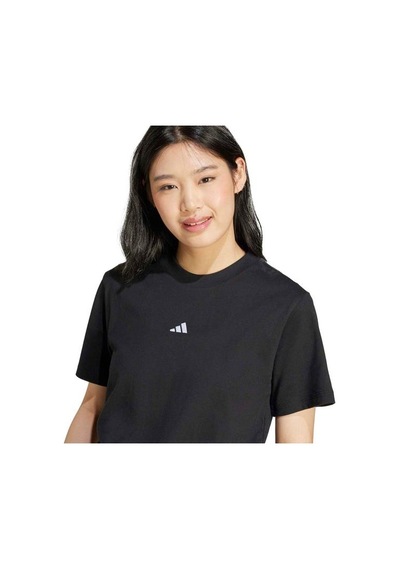Adidas Essentials Small Logo Kadın Siyah Yuvarlak Yaka Tişört Siyah
