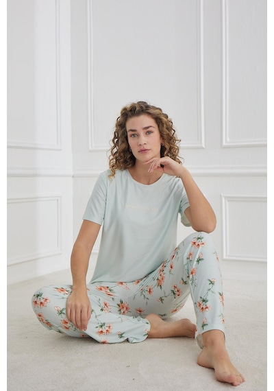 Kompedan Kadın Çiçek Desenli Bisiklet Yaka Pijama Takım Mint 30102-1286 Mint Kompedan Kadın Çiçek Desenli Bisiklet Yaka Pijama Takım Mint 30102-1286 Mint