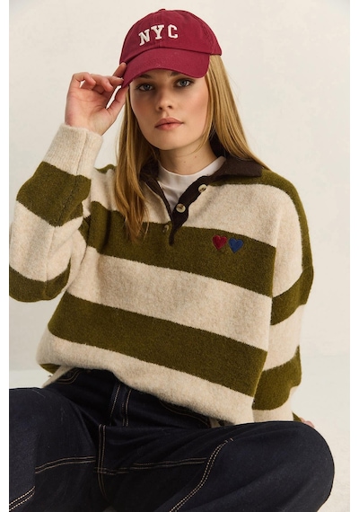 Shade Kadın Oversize Çizgili Polo Yaka Kalp Desen Nakış İşlemeli Triko Kazak 2632 60283920 - Krem-yeşil Çok renkli Shade Kadın Oversize Çizgili Polo Yaka Kalp Desen Nakış İşlemeli Triko Kazak 2632 60283920 - Krem-yeşil Çok renkli