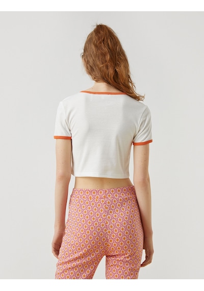 Koton Crop Tişört Biyeli Kısa Kollu Minimal Baskılı Kırık Beyaz 2yal18002ok Ekru