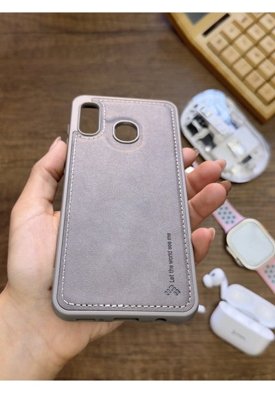 Samsung Galaxy A20 / A30 Uyumlu Premium Deri Dokulu Darbelere Karşı Dayanıklı Nazal Silikon Kılıf Gri