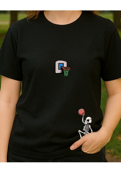 Basketbol Oynayan Kuru Kafa Baskılı T-shirt Siyah