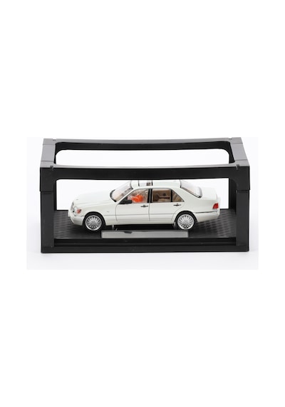 1:24 Ölçek Sesli Işıklı 4 Kapısı Kaput Ve Bagajı Açılan Stantlı Model Araç Beyaz Düz