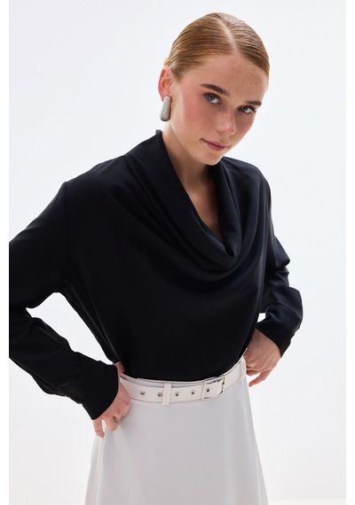 Sateen Degaje Yaka Bluz - Siyah-136731 Siyah