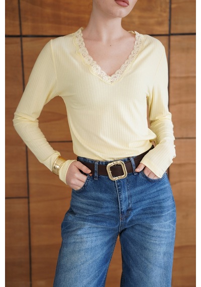 Verymoda Yakası Dantel Detaylı Bluz F2088 Sarı