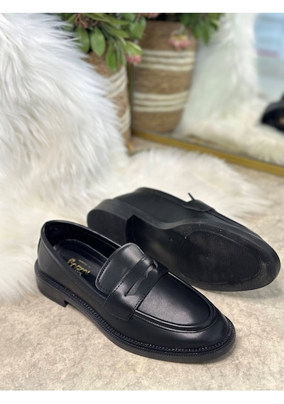 Günlük Kadın Düz Loafer Klasik Desenli Taban Zincirli Oval Burunlu Makosen Sade Şık Ayakkabı 130 Siyah - Cilt