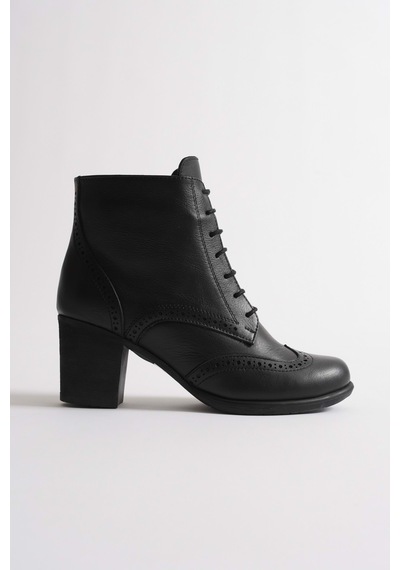 Analin Shoes Kadın Hakiki Deri Lazer Detaylı Bağcıklı Bot Siyah