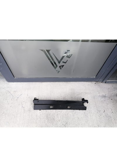 Bmw 5 Serisi Radyatör Üst Kapağı Yan Sanayi F10 -17117645650