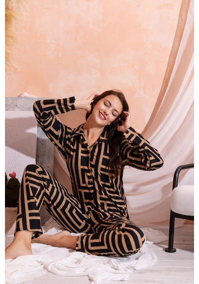 Nisanca Kışlık Düğmeli Ekose Desen Yılbaşı Temalı Kadın Süet Pijama Takımı Kahve