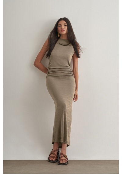 Mizalle Yan Büzgü Detaylı Vatkalı Uzun Kolsuz Vizon Bodycon Elbise Vizon