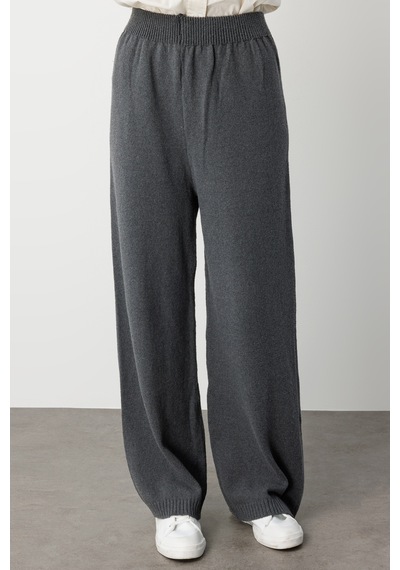Mizalle Geniş Paça Beli Lastikli Gri Triko Jogger Pantolon Gri
