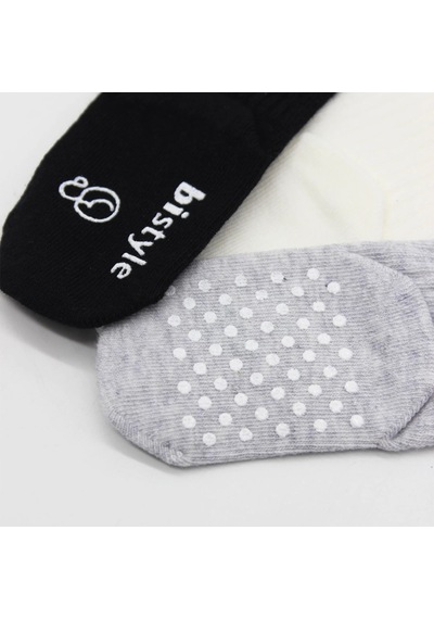Bistyle Basic Kaymaz Penye Soket Çorap 3'lü Bs10106 Siyah Ekru Gri Siyah Ekru Gri Siyah - Ekru - Gri Bistyle Basic Kaymaz Penye Soket Çorap 3'lü Bs10106 Siyah Ekru Gri Siyah Ekru Gri Siyah - Ekru - Gri