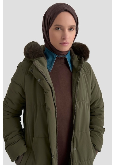 Armine Trend Boydan Fermuarlı Yanları Fermuar Detaylı Kapüşonu Kürklü Mont Haki 25kt744