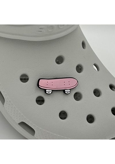Crocs Terlik Süsü Ve Aksesuarı , Çanta Süsü Renkli Jibbitz Kaykay 03 Görselli Figür Aksesuarı Pembe-beyaz-siyah Crocs Terlik Süsü Ve Aksesuarı , Çanta Süsü Renkli Jibbitz Kaykay 03 Görselli Figür Aksesuarı Pembe-beyaz-siyah