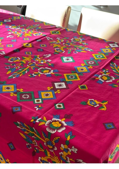 Kolay Temizlenebilir Renkli Cıvıl Cıvıl Desenli Masa Örtüsü 170x170 Cm Pembe